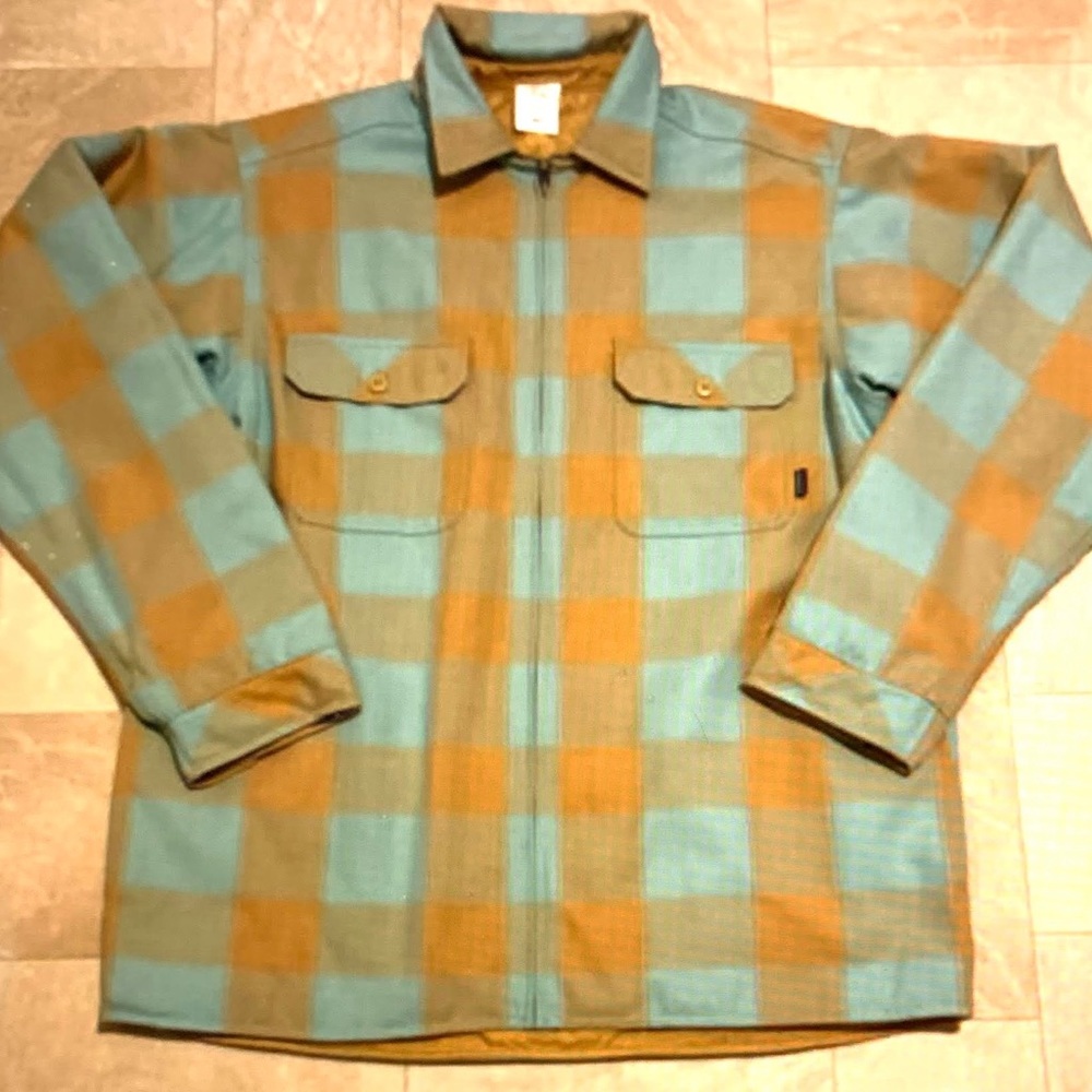 Patagonia “shacket”. Reversible flannel/nylon puffer. Hard to find color!